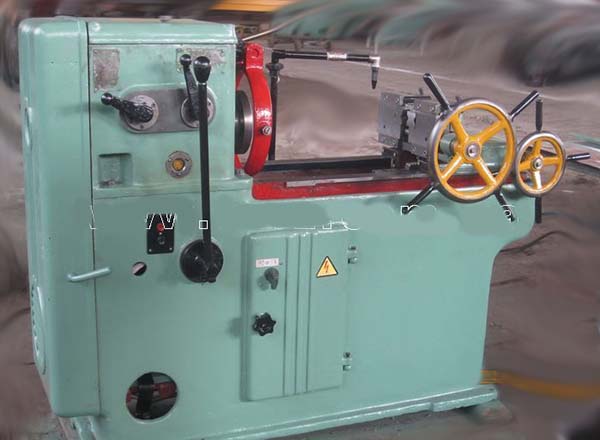 Загальний вигляд  резьбонарезного верстата 5Д07